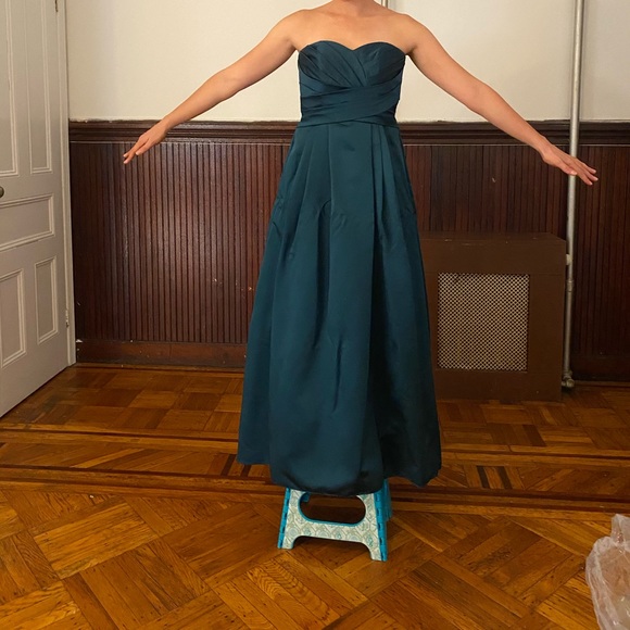 David’s Bridal Oasis - Picture 2 of 7